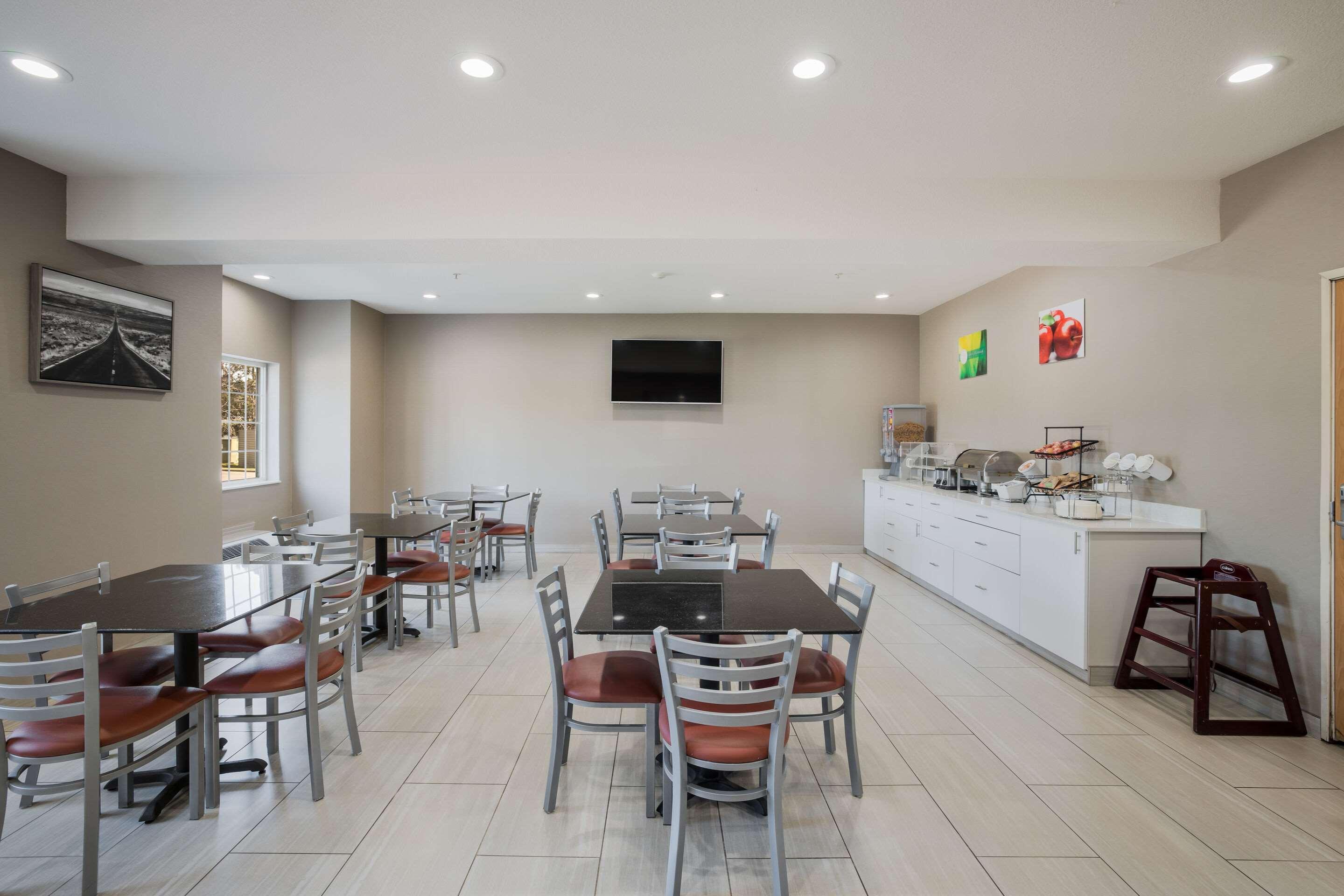 Sonesta Essential Hotel Blue Springs Bagian luar foto