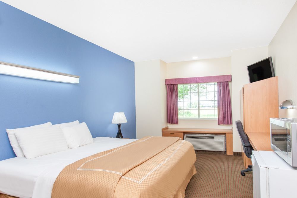 Sonesta Essential Hotel Blue Springs Bagian luar foto